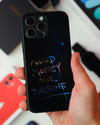 Picasee ULTIMATE CASE MagSafe pentru Apple iPhone 13 - Neon Nights